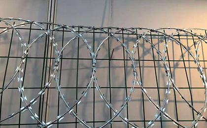 平鋪型刀片刺繩